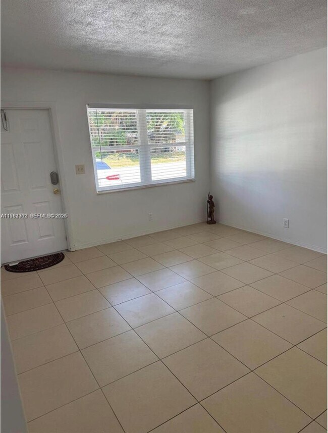 Building Photo - 2620 SW 51st St