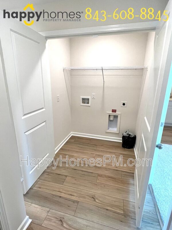 Building Photo - 8312 Child's Cove