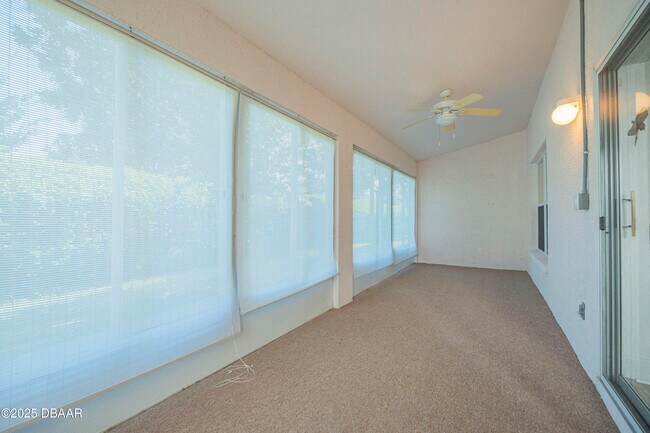 Building Photo - 1412 Coconut Palm Cir