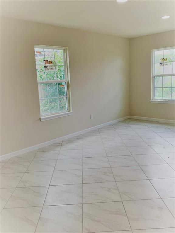 Building Photo - 8807 Shady Green Meadows