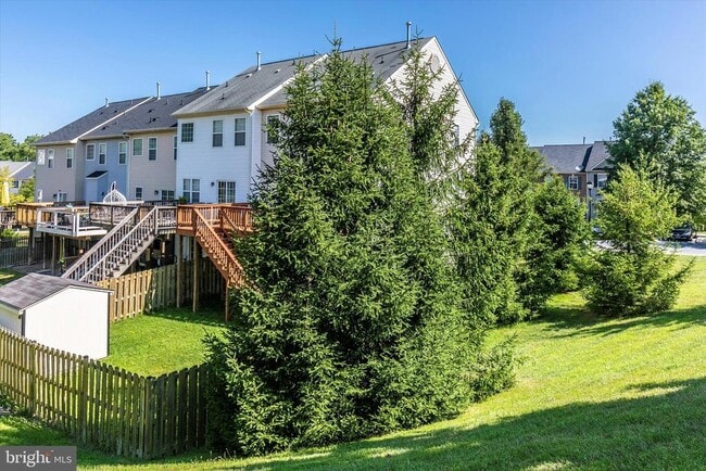 Building Photo - 1742 Trestle St