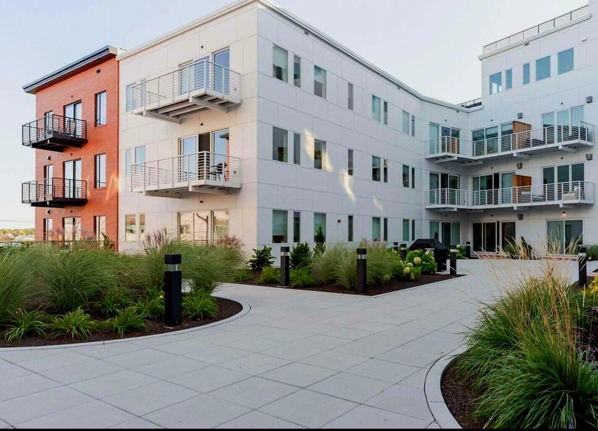 Building Photo - 383 Commercial St