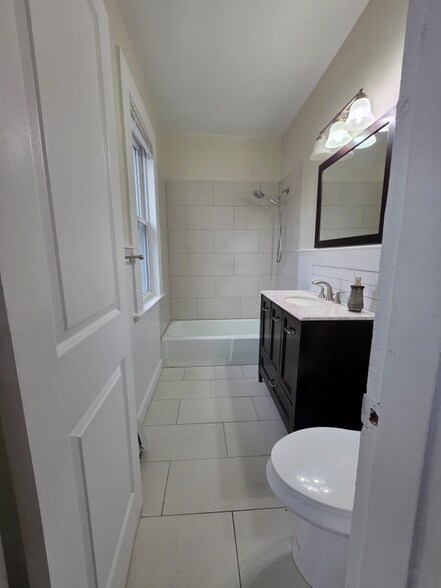 Building Photo - 25-25 Whitmore St