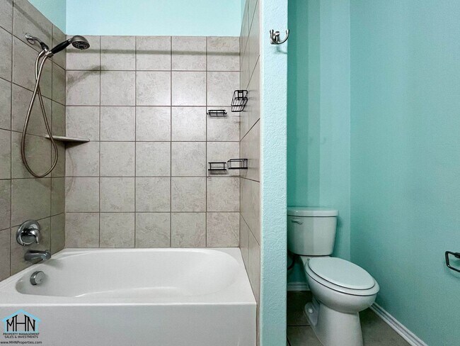 Building Photo - A Stunning 5-Bedroom, 3.5-Bathroom Home in the Heart of San Antonio, Texas!