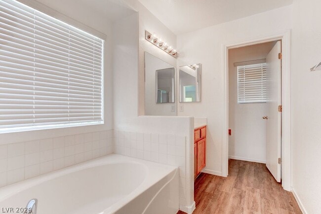 Building Photo - 9548 W Spring Blush Ave