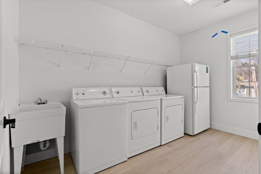 Building Photo - 3300 S Ocean Blvd