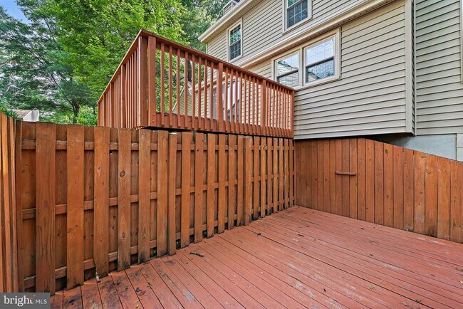 Building Photo - 5847 New England Woods Dr