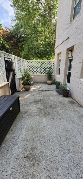 Patio - 415 Willow Ln