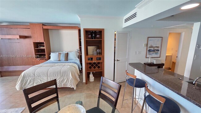 Building Photo - 2501 S Ocean Dr