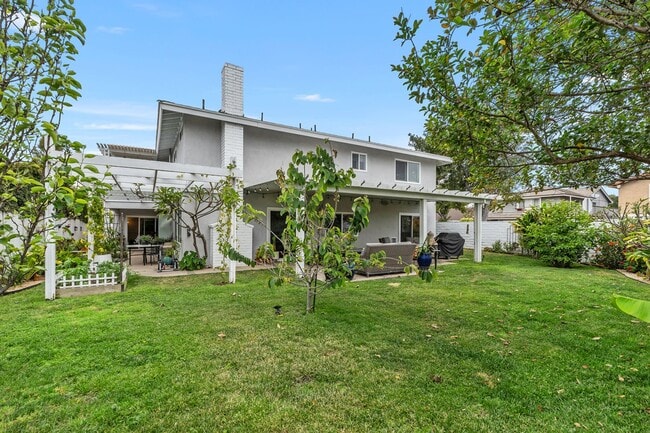 Building Photo - Stunning completely renovated home in Tustin