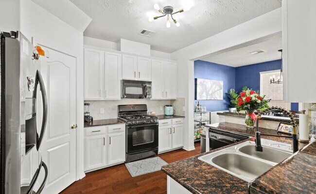 Building Photo - 7402 Hollister Rdg