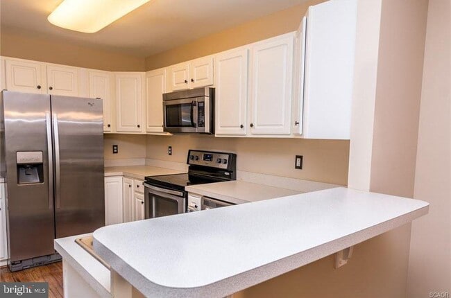 Building Photo - 117 Lakeside Dr