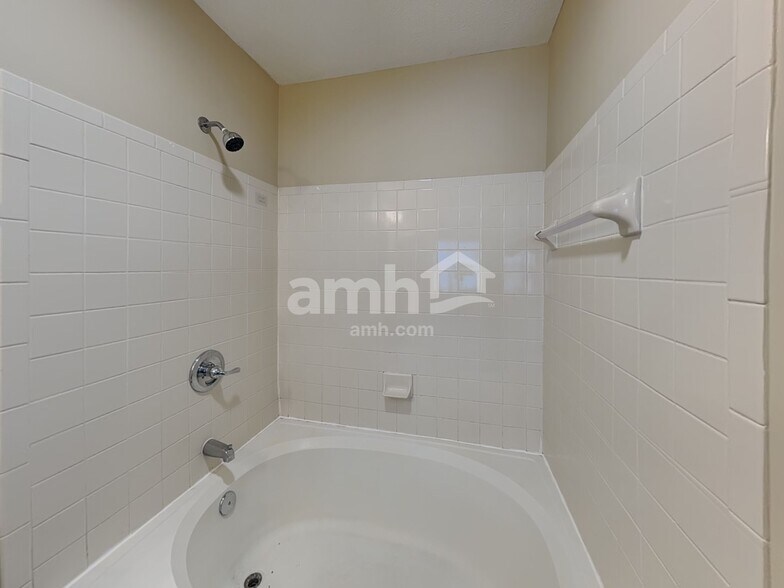 Building Photo - 6813 Marksman Ct