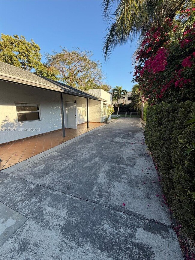 Building Photo - 3373 SW 29th Terrace