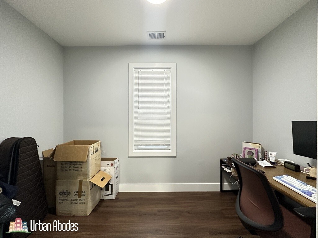 Building Photo - 1721 N Mozart St