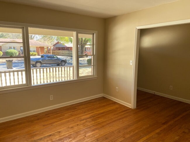 Building Photo - 5 Bedroom / 2 Bathroom Home for Rent in Columbus, GA 31906