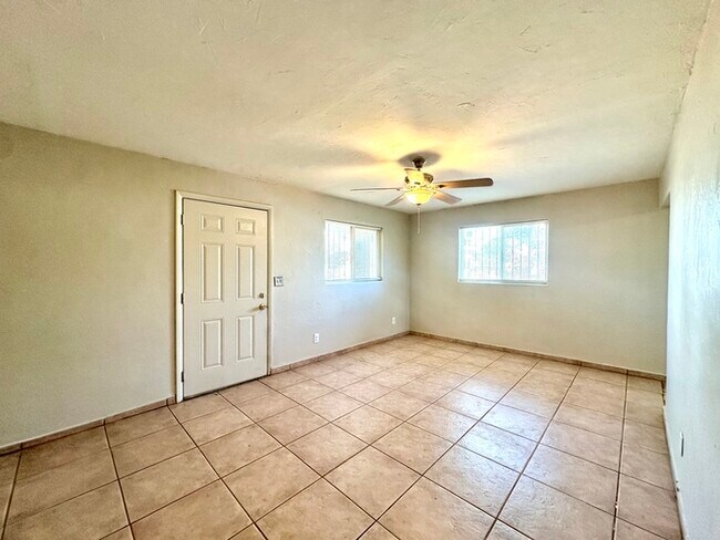 Building Photo - 1/2 OFF Move In Special! House with Gigant...