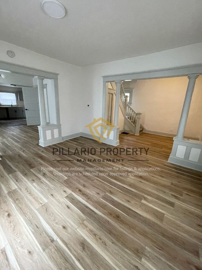 Building Photo - Renovated 3 Bedroom Home in Tuxedo Park, Available NOW!
