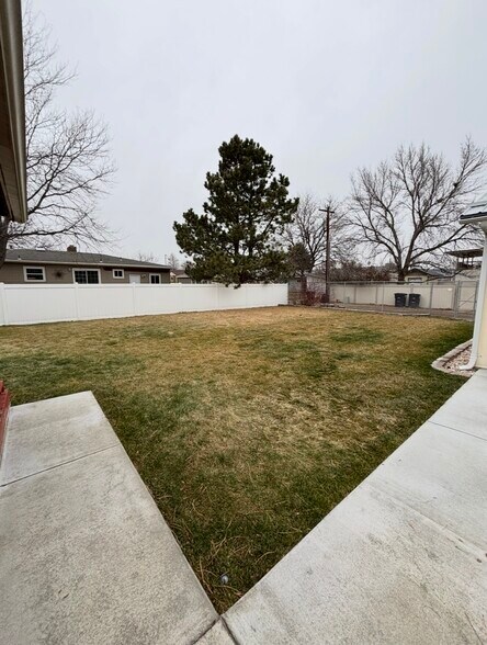 Building Photo - 3227 Lynn Ave