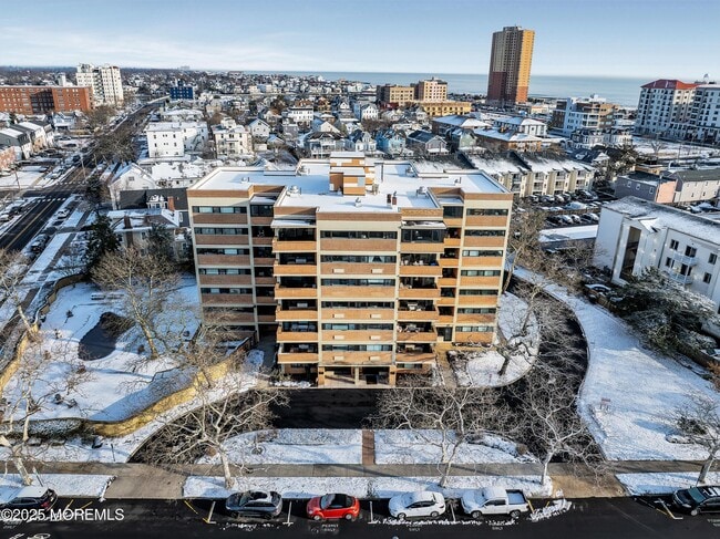 Building Photo - 321 Sunset Ave