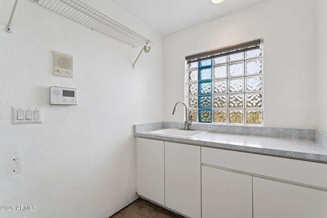 Building Photo - 9267 E Diamond Rim Dr