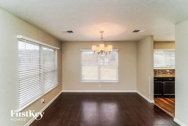 Building Photo - 7613 Forest Vale