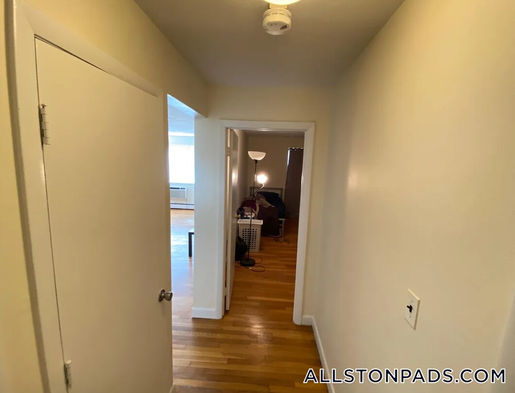 Building Photo - 75 Gardner St