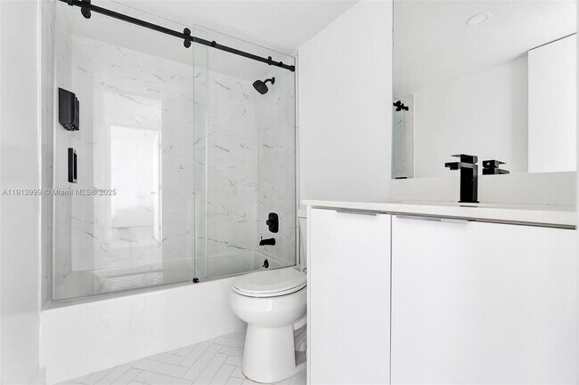 Building Photo - 620 SW 10th St