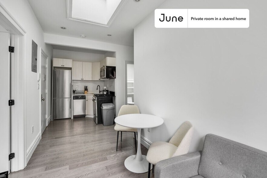 Building Photo - Room in Shared 2 bed/1 bath home