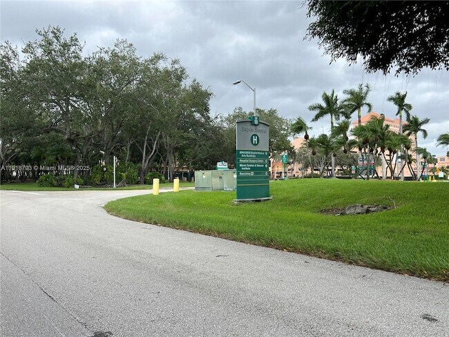 Building Photo - 9301 SW 92nd Ave