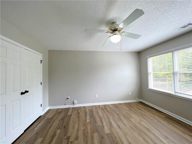 Building Photo - 12560 Crabapple Chase Dr