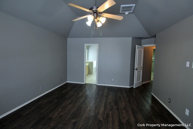Building Photo - 2808 Stonebrook Ln