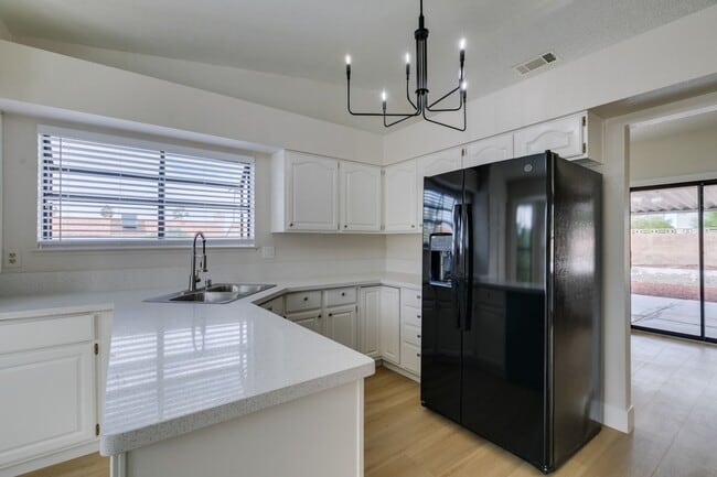 Building Photo - Charming Green Valley Single-Story Home wi...