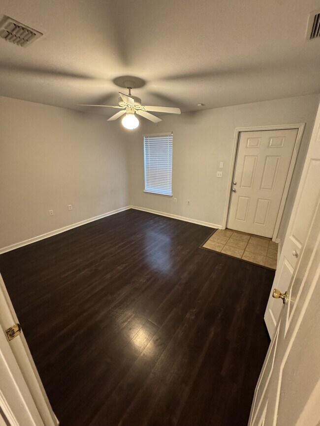 Building Photo - 2738 W Tharpe St