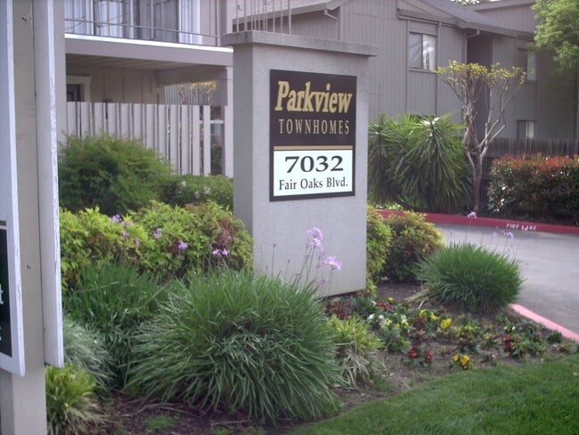Building Photo - Parkview Townhomes across from Carmichael Park