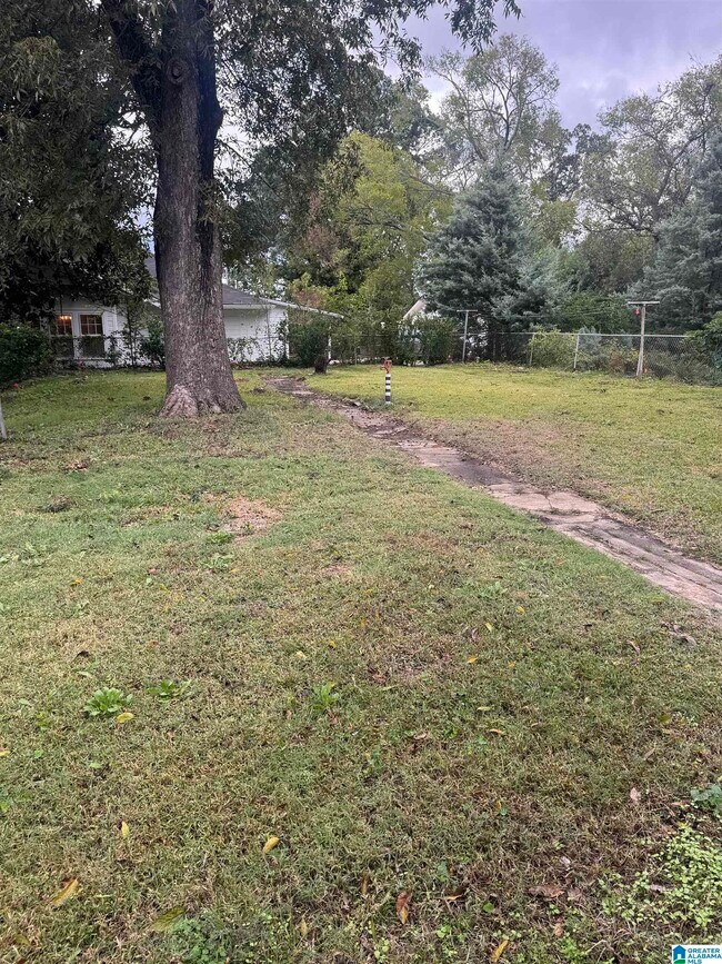 Building Photo - 3904 8th Ct S