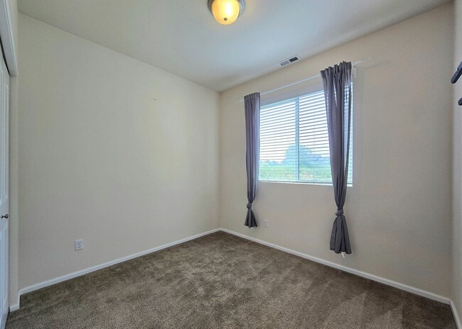 Building Photo - 4 Bedroom Home with Lake Views Available Now!