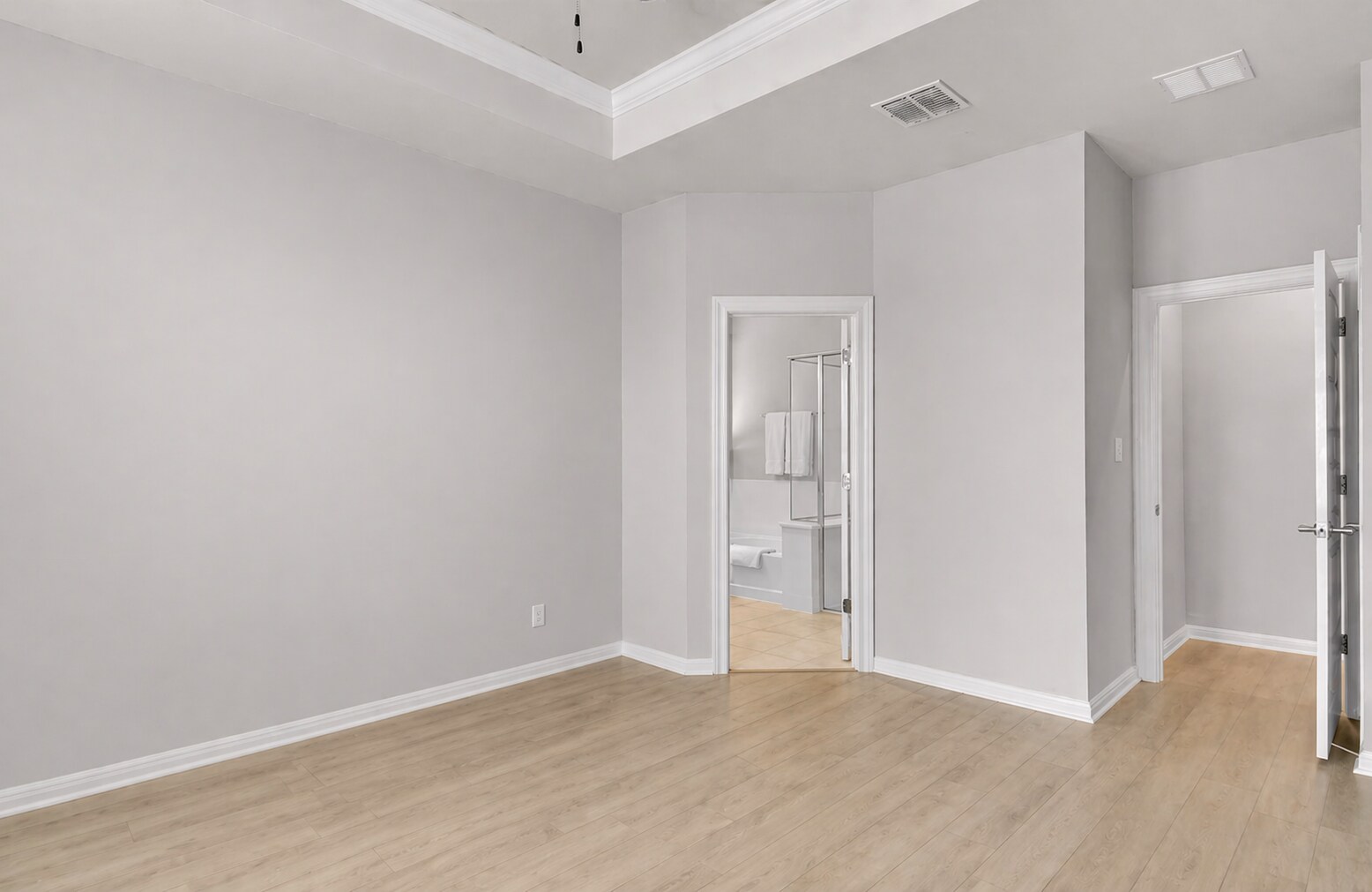 Building Photo - Room in House on Tree Nut Lp