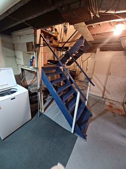 Building Photo - 407 Walnut St