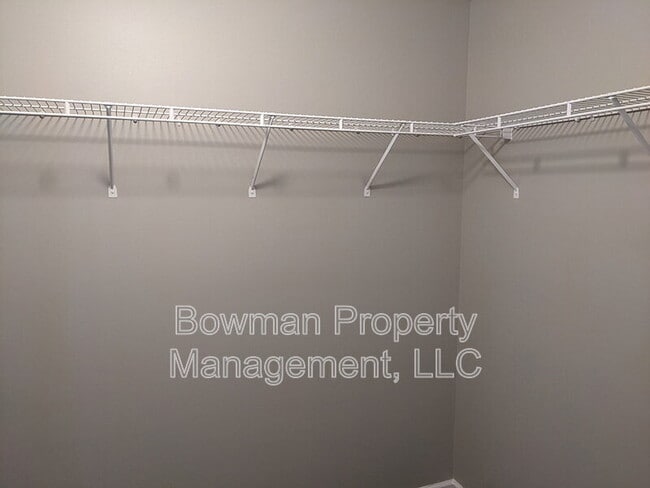 Building Photo - 1140 Hunter Trail