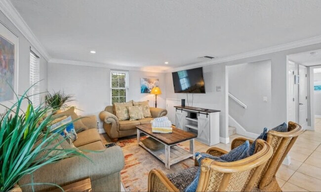 Building Photo - 100 7th St S