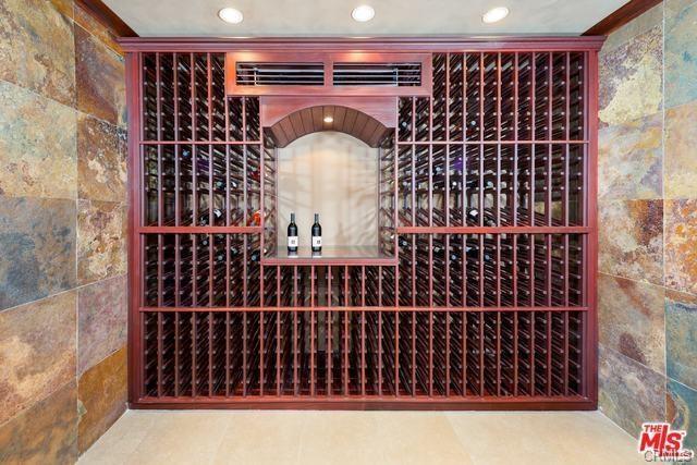 Enclosed wine room - 7218 Mulholland Dr