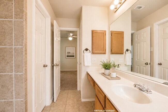 Building Photo - 1410 Flameleaf Dr