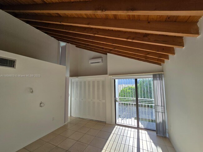 Building Photo - 12352 SW 18th Terrace