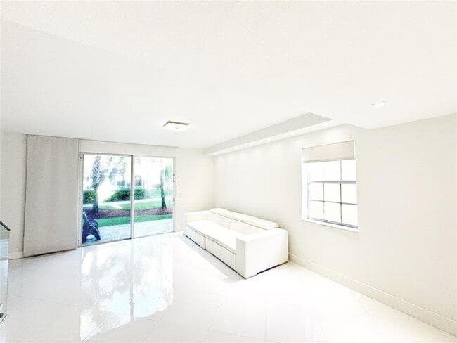 Building Photo - 1549 Barcelona Way