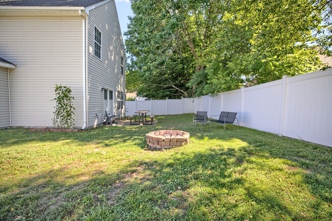 Building Photo - Call Sabrina Thomas at 757-767-0767 for more information