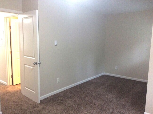 Building Photo - Beautiful 1 BDRM/1 BATH Condo at Madera West in Federal Way!