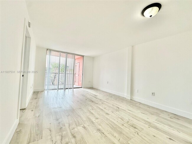 Building Photo - 19751 SW 114th Ave