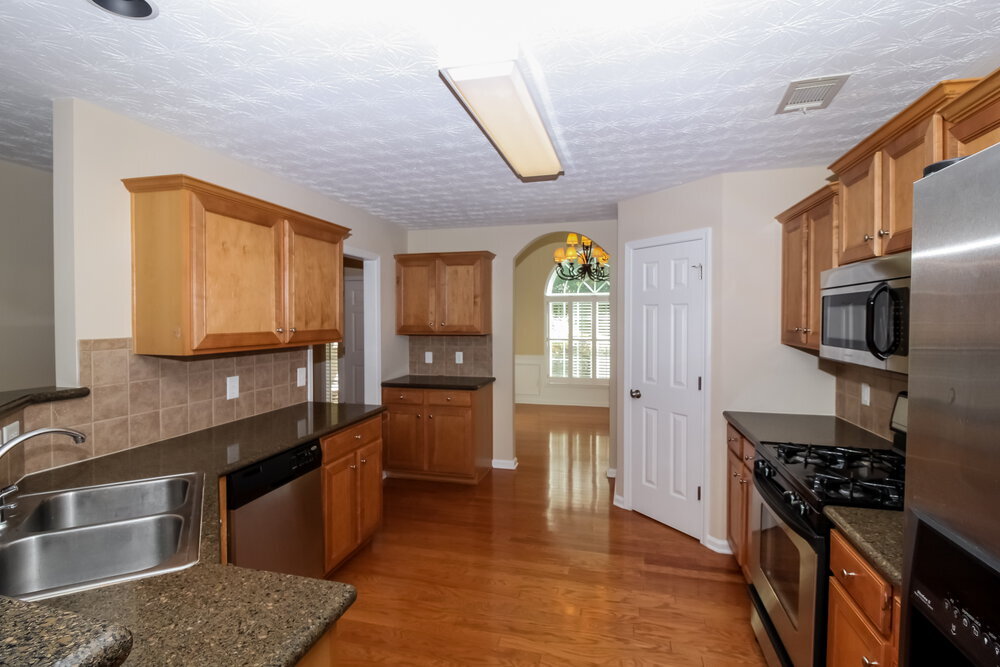 Building Photo - 111 Village Dr