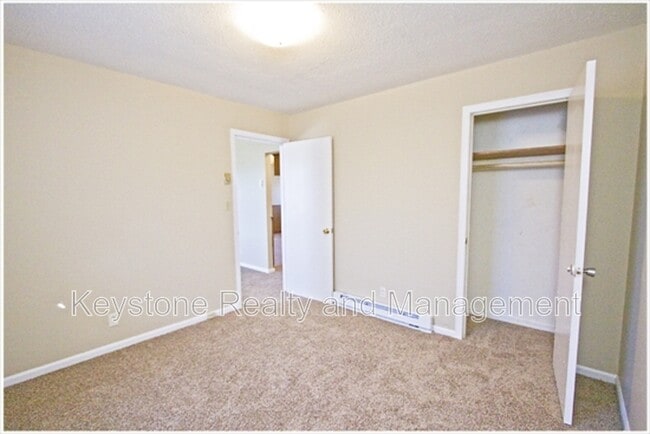 Building Photo - 151 Airport Rd